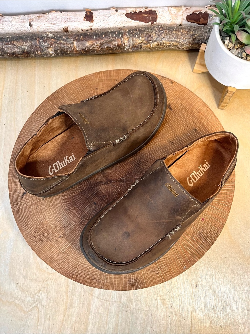 OluKai Moloa Kids Slip-On Shoes Brown Leather Size 2 Moccasins